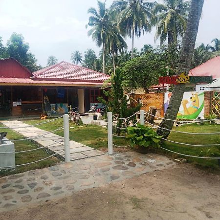 Salty Dog Hostel Telukdalem Luaran gambar