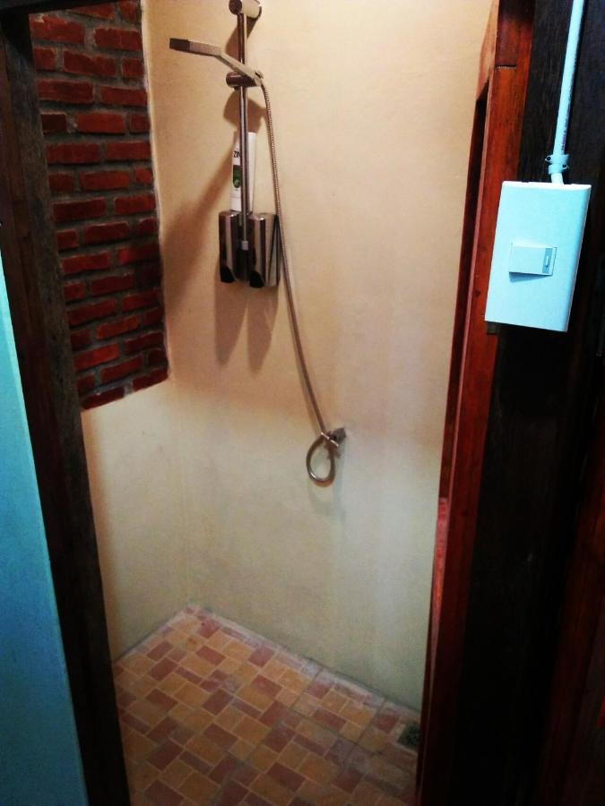 Salty Dog Hostel Telukdalem Luaran gambar