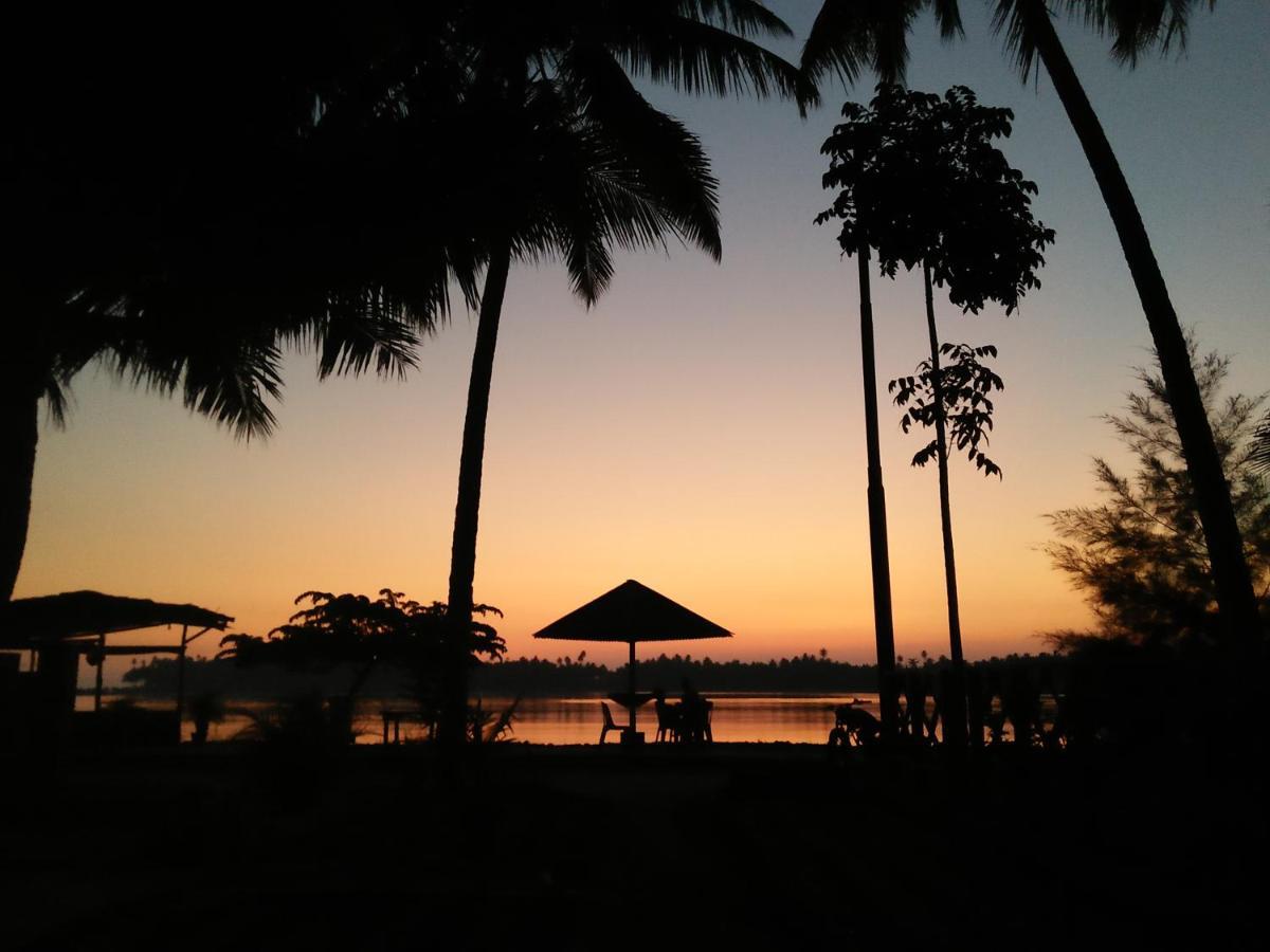 Salty Dog Hostel Telukdalem Luaran gambar